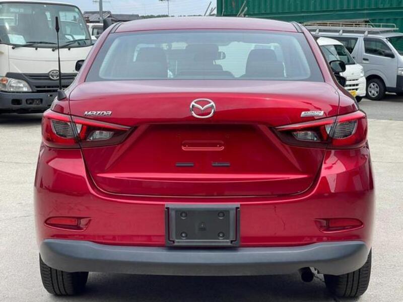 MAZDA2