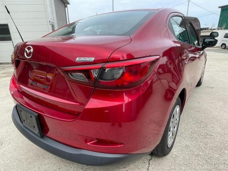 MAZDA2