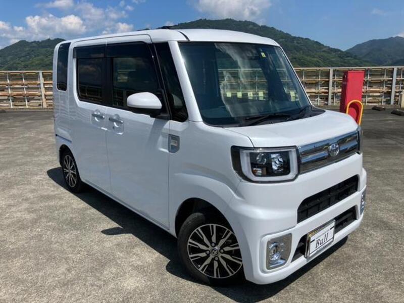 TOYOTA PIXIS MEGA