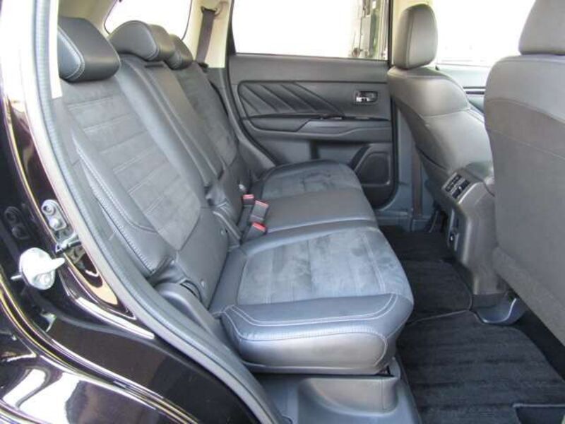 OUTLANDER PHEV