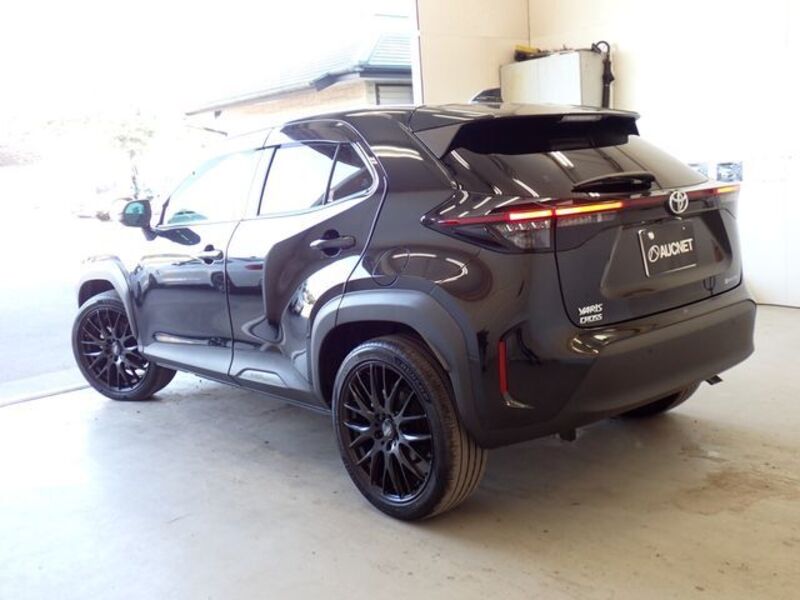 YARIS CROSS