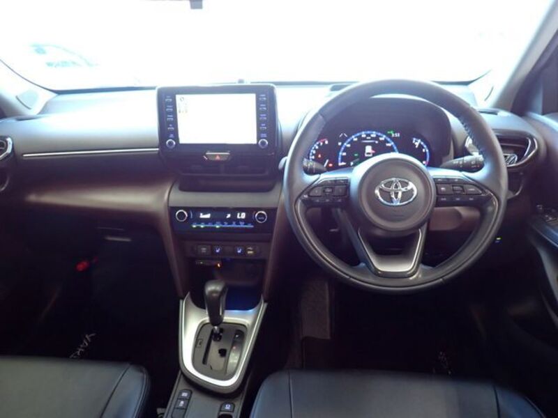 YARIS CROSS
