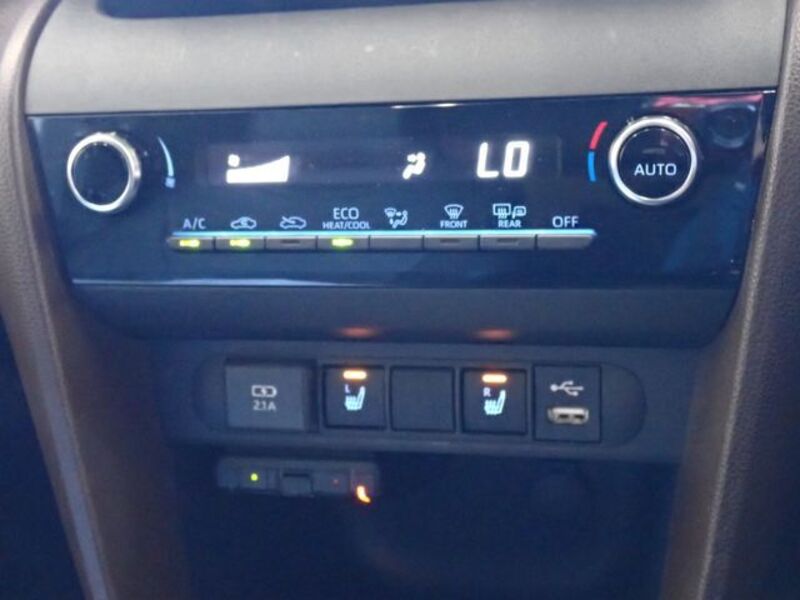 YARIS CROSS