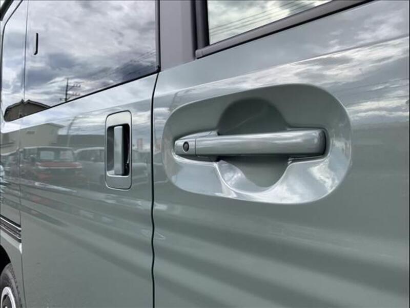 N-VAN