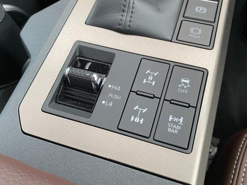 LAND CRUISER 250