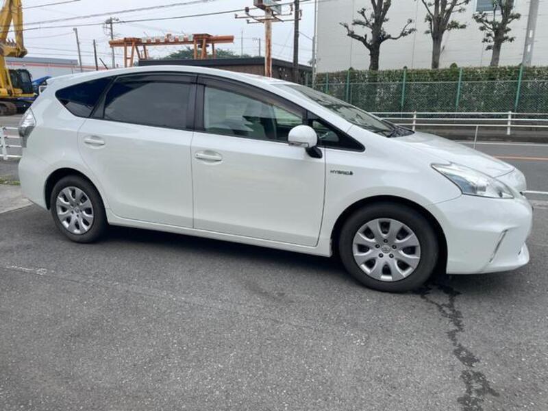 PRIUS ALPHA