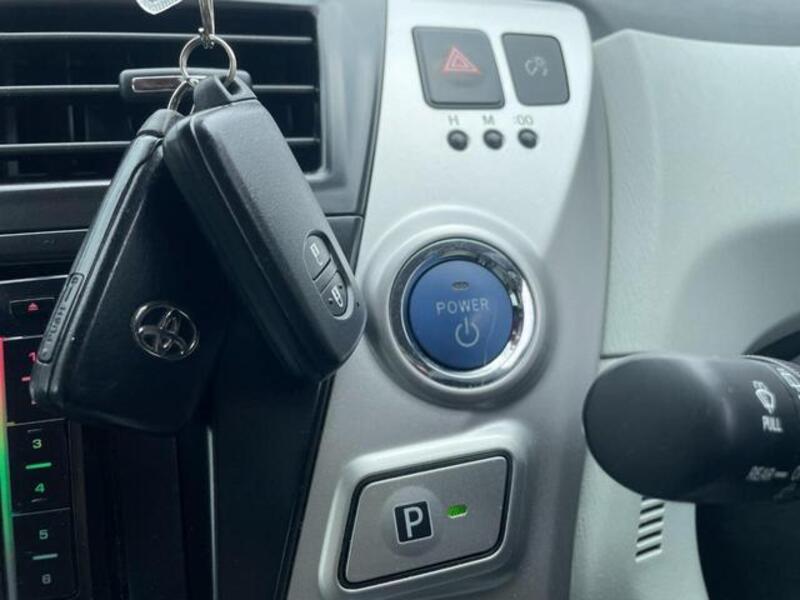PRIUS ALPHA