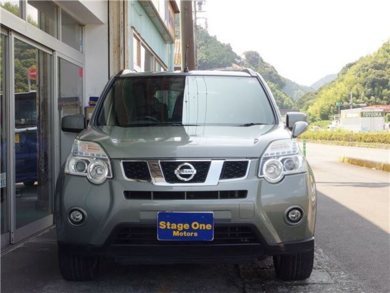 X-TRAIL