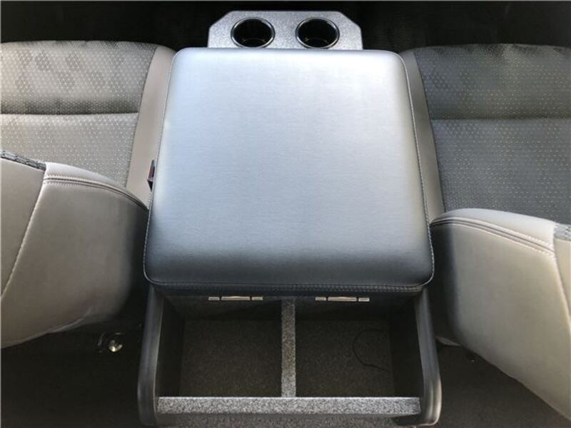 CARAVAN VAN