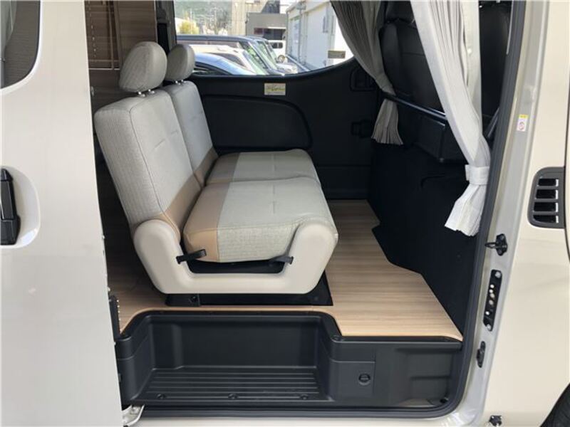 CARAVAN VAN