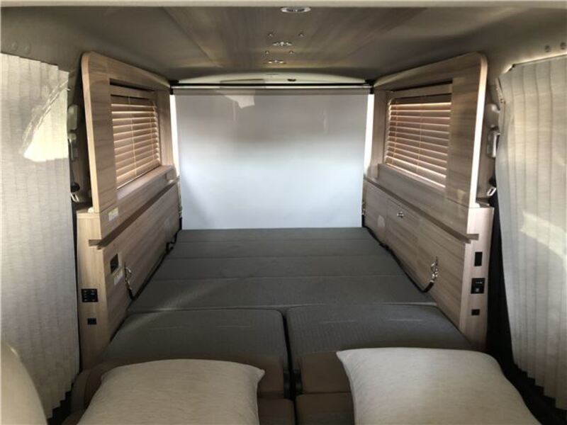 CARAVAN VAN