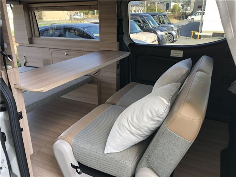 CARAVAN VAN