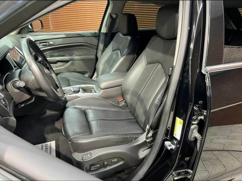 SRX CROSSOVER