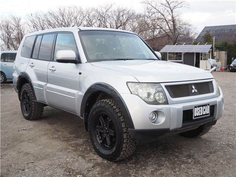 MITSUBISHI PAJERO