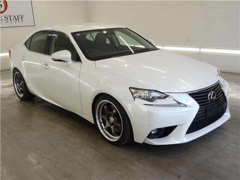 LEXUS IS