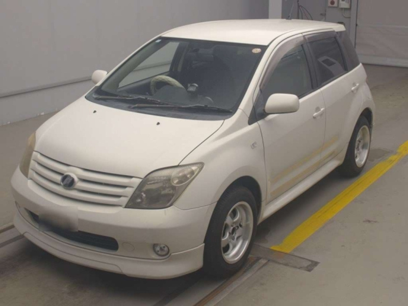 TOYOTA IST
