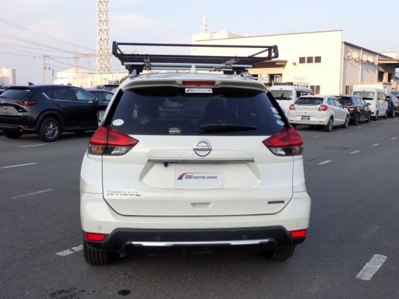 X-TRAIL