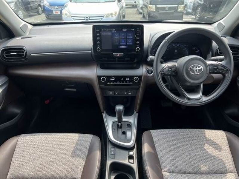YARIS CROSS
