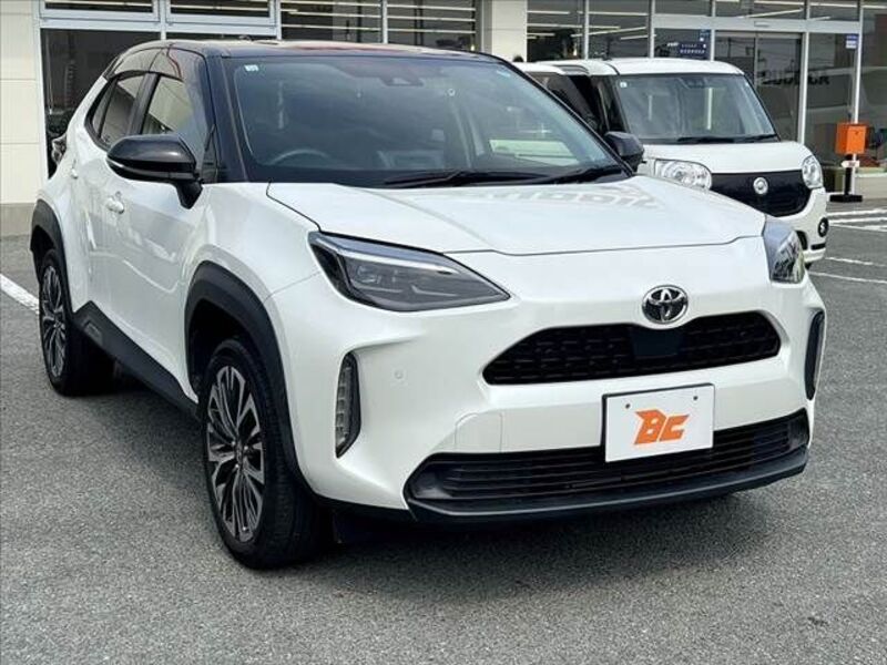 YARIS CROSS