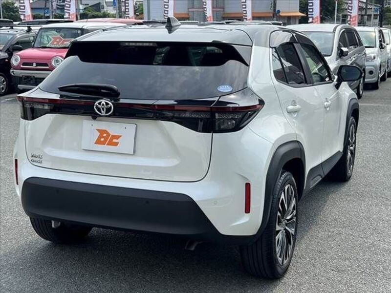 YARIS CROSS