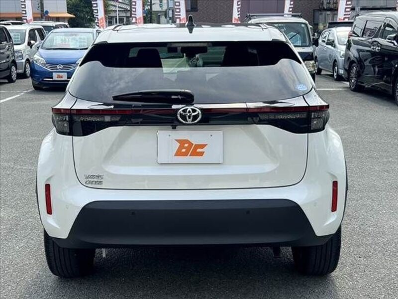 YARIS CROSS