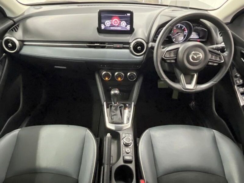 MAZDA2