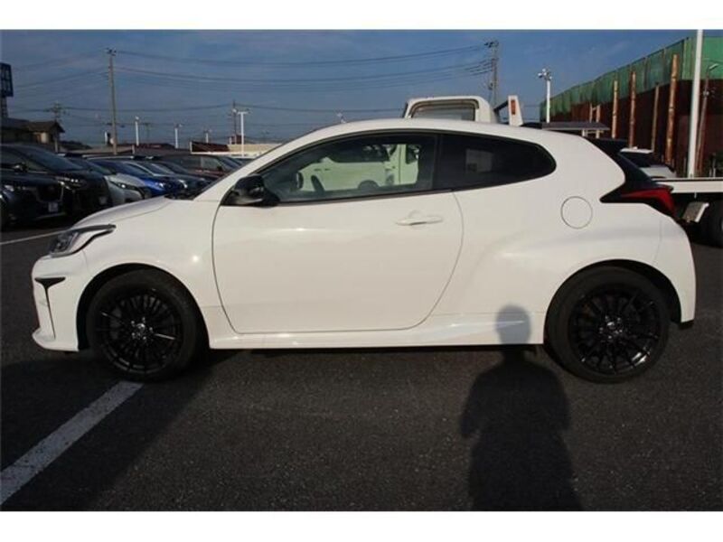GR YARIS