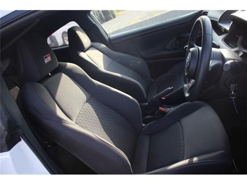 GR YARIS