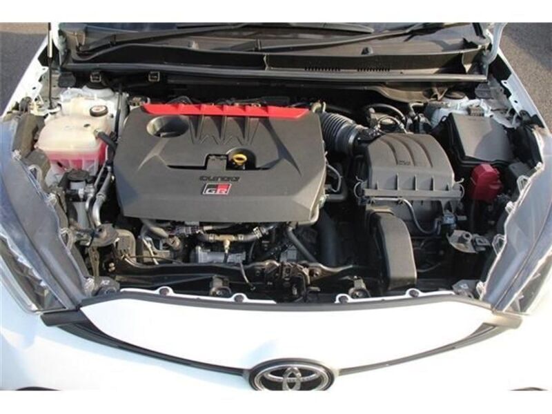 GR YARIS