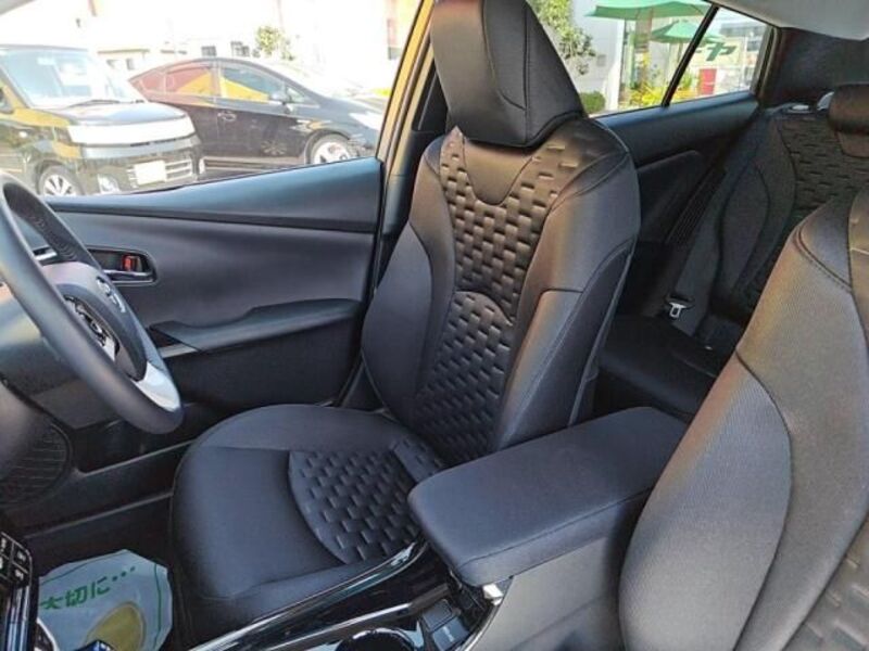 PRIUS PHV