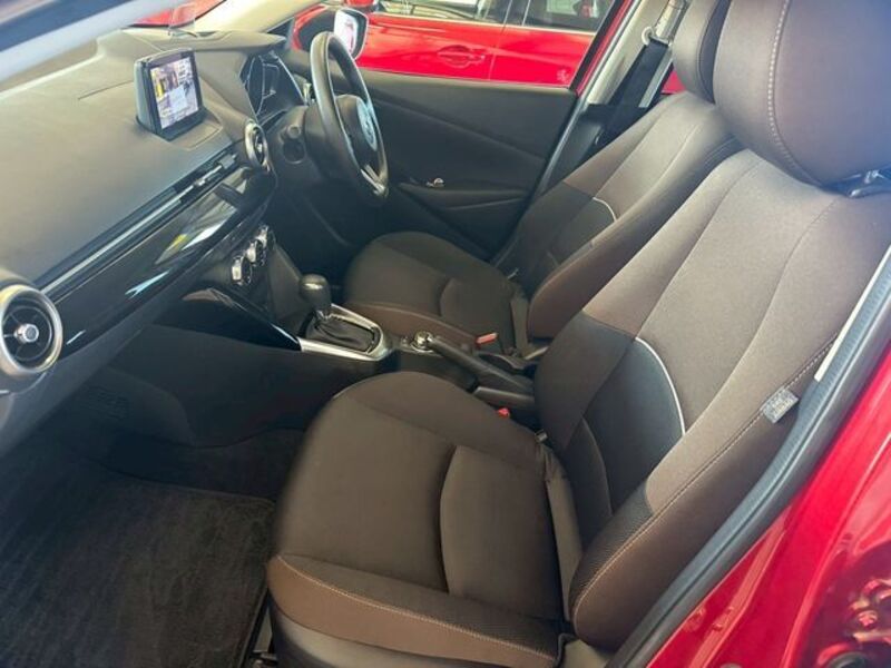 MAZDA2