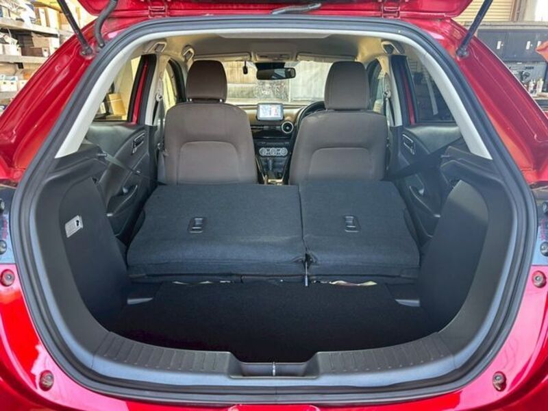 MAZDA2