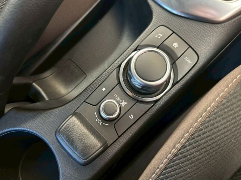 MAZDA2