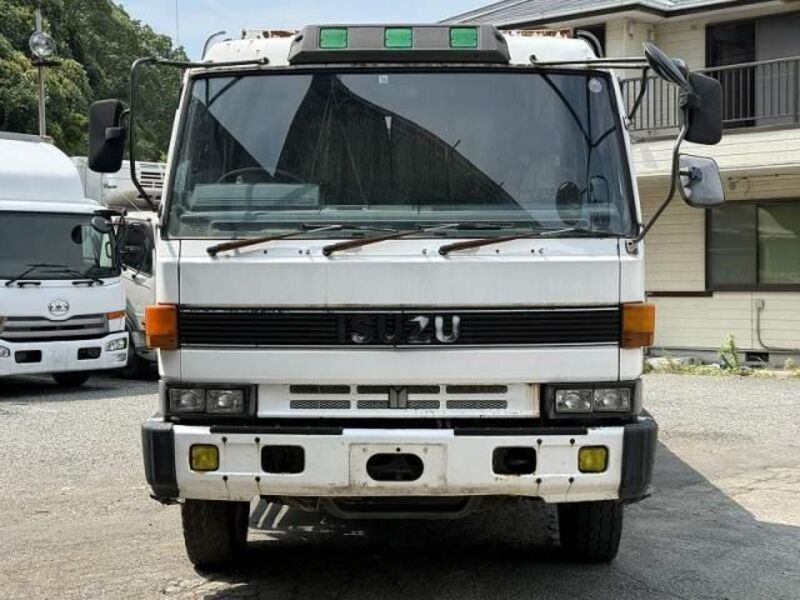 ISUZU GIGA