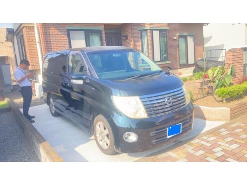 NISSAN ELGRAND