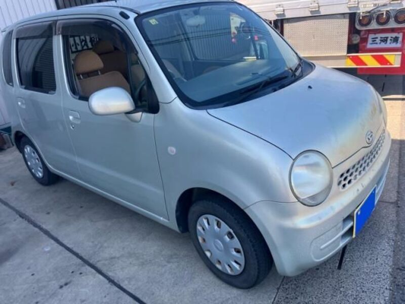 DAIHATSU MOVE LATTE