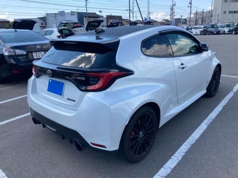 GR YARIS