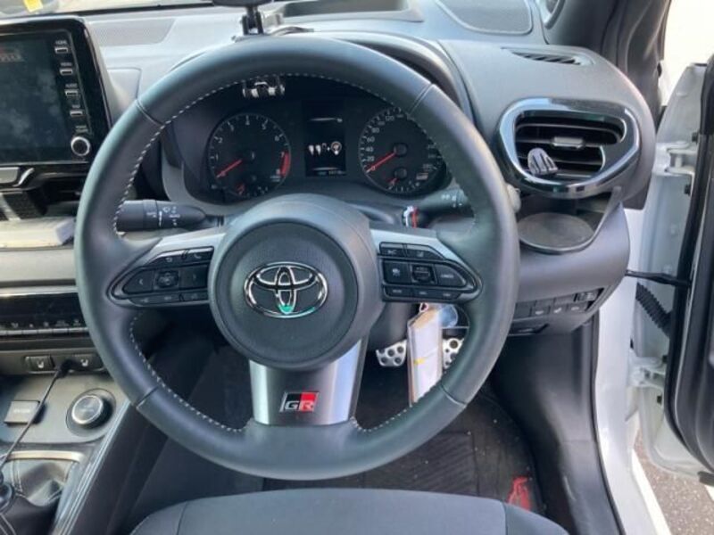 GR YARIS