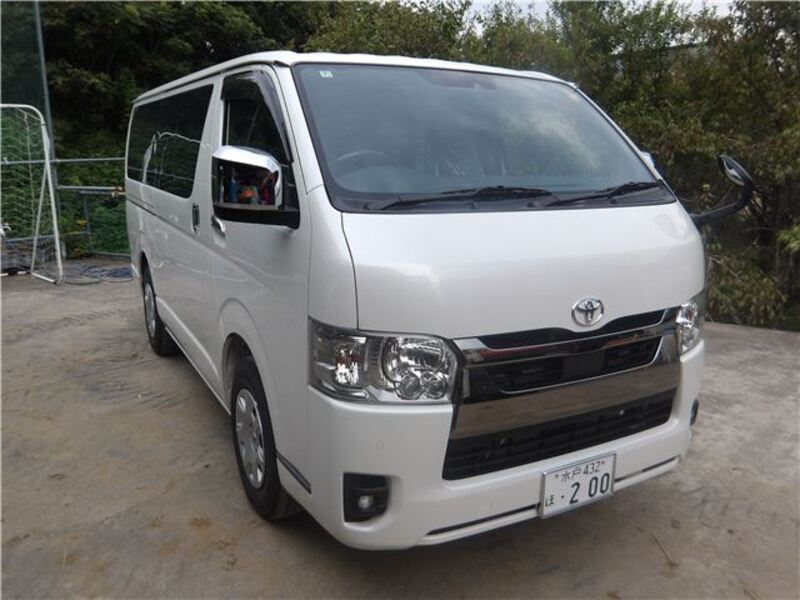 TOYOTA HIACE VAN
