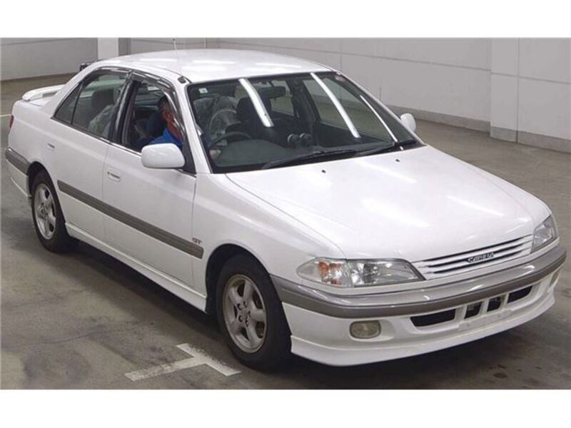 TOYOTA CARINA