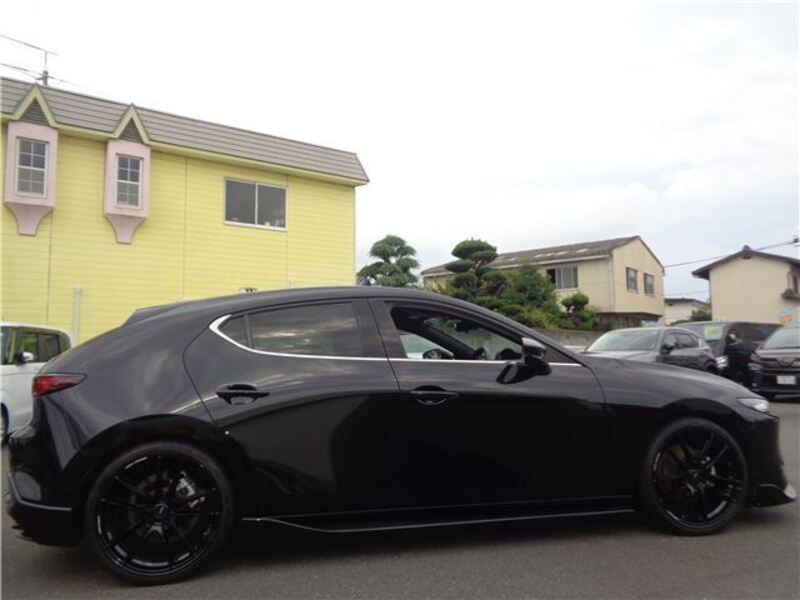 MAZDA3