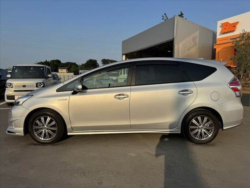 PRIUS ALPHA