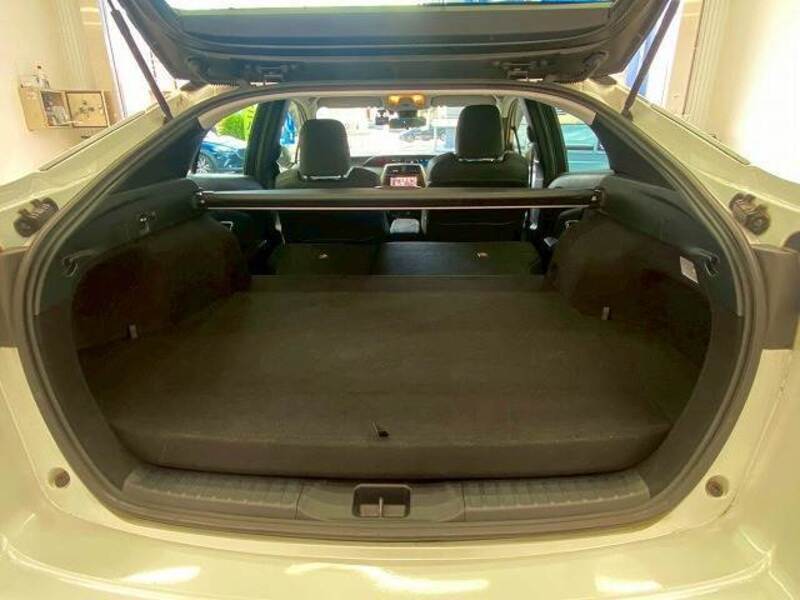 PRIUS PHV