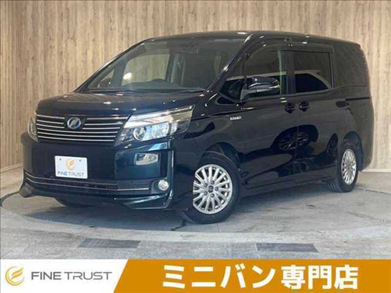 TOYOTA VOXY
