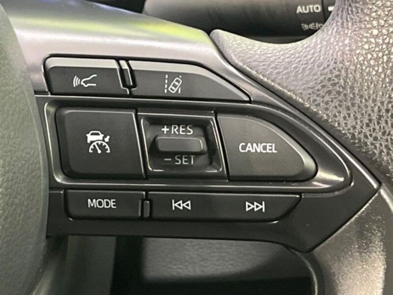 YARIS CROSS