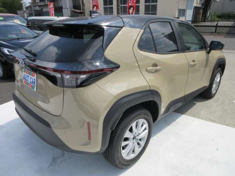 YARIS CROSS