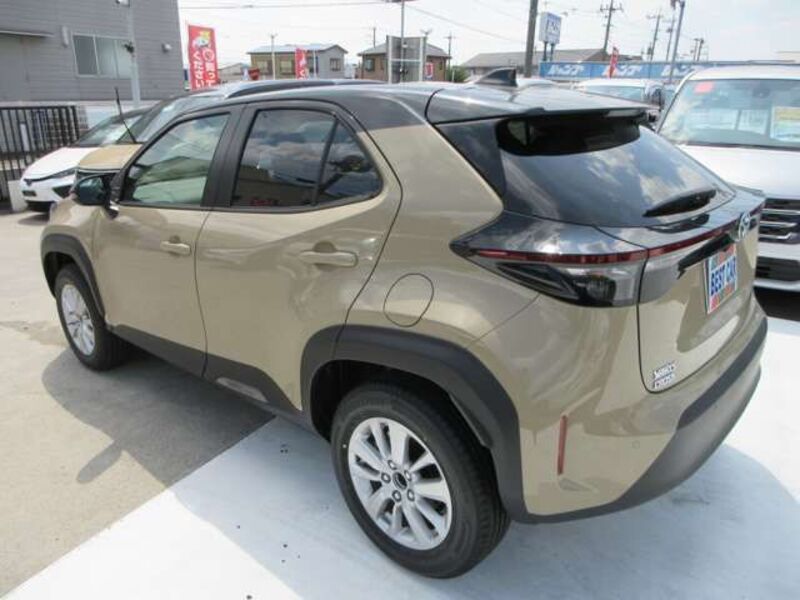 YARIS CROSS