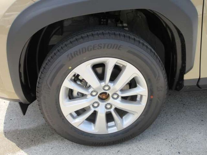 YARIS CROSS