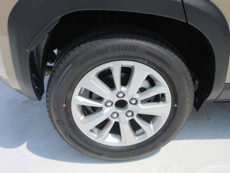 YARIS CROSS