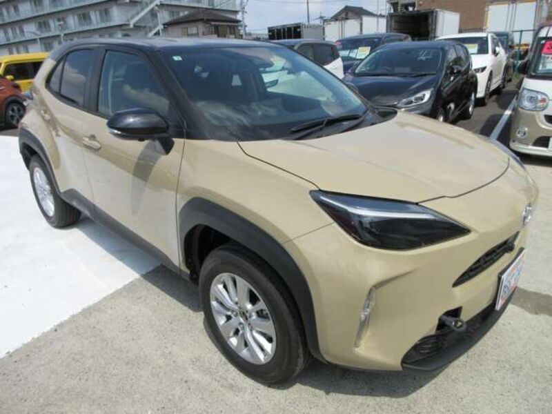 YARIS CROSS
